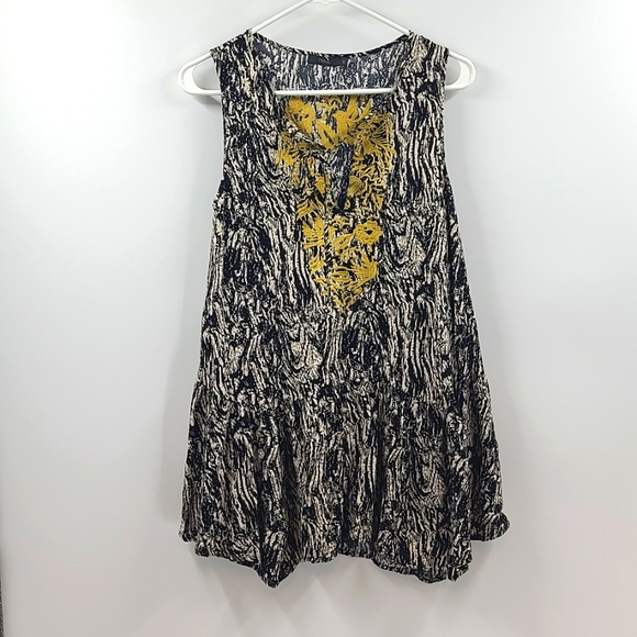 THML Dresses & Skirts - THML black and cream tunic dress
